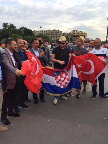 Nevşehir Milletvekili Mustafa Açıkgöz Fransa'da Milli Takımı Yalnız Bırakmadı