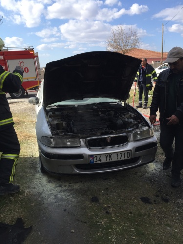 Nevşehir'de park halindeki araç yandı