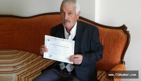 70 yaşındaki Osman amca Karısını doktora götürmek için ehliyet aldı