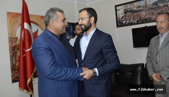 AK Parti ve MHP'li İki İl Başkanı Böyle Kucaklaştı