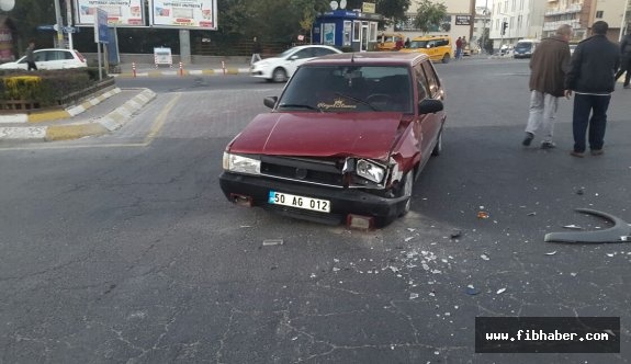 Nevşehir Diriliş Meydanında Maddi Hasarlı Kaza
