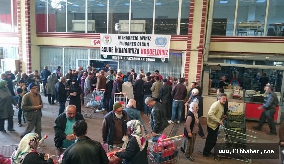 Nevşehir Pazarcılar Odası Vatandaşlara Aşure dağıttı