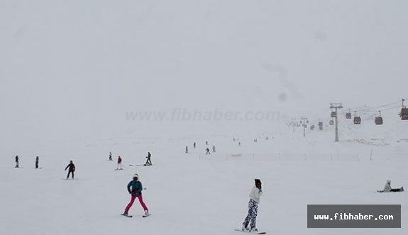 Erciyes Dağına Mart karı yağdı