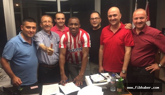 Nevşehirspor Nijeryalı golcü Bozo ile anlaştı