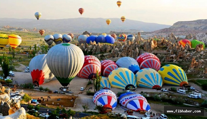 Başkan Arı’dan 500 Takipçisine Kapadokya'da Balon Turu Hediyesi