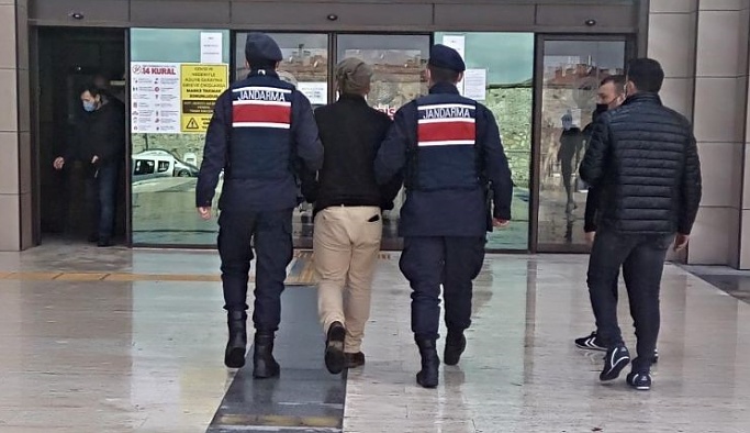 Nevşehir'de hapis cezası bulunan 2 kişiyi JASAT ekipleri yakaladı