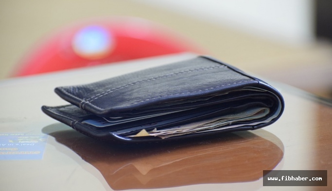 Nevşehir'de kaybettiği cüzdanını arıyor