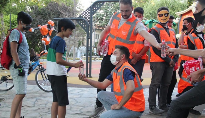 Nevşehir AK Gençlik'ten Eğlenceli ‘Emoji Günü’ Kutlaması