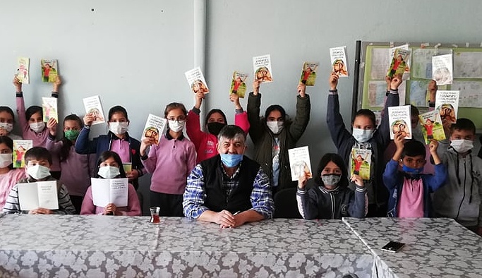 Gazeteci Yazar ressam Osman Aytekin Derinkuyu'da öğrencilerle buluştu