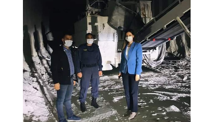 Kaymakam Polat, Gülşehir'de tuz üretim tesisini inceledi