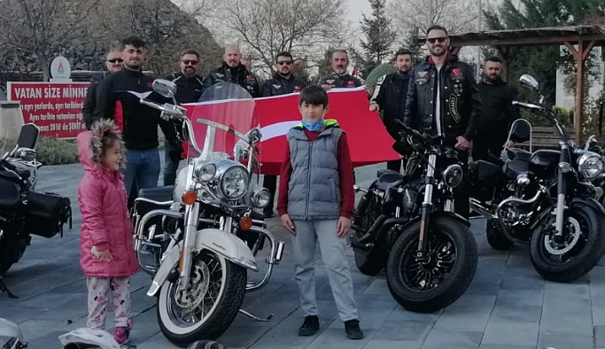 Nevşehir'de motosiklet tutkunları Cumhuriyet için sürdü