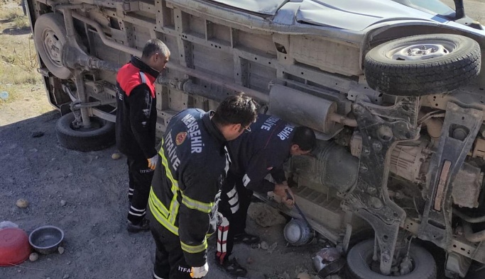 Nevşehir'de tarım işçilerini taşıyan minibüs devrildi: 12 yaralı