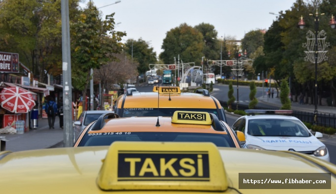 Nevşehir'de taksi şoförlerine 6 dilde '12 kural' hatırlatıldı