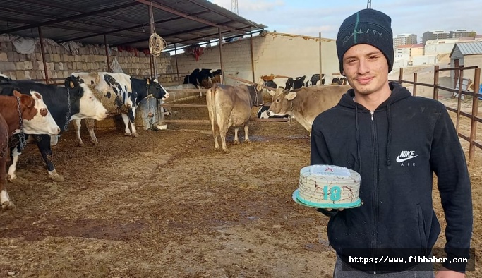 18 yaşına giren Nevşehirli gence sürpriz doğum günü kutlaması