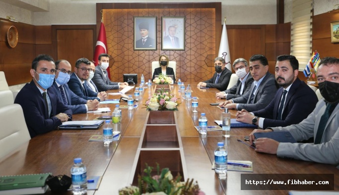 Nevşehir'in ilçelerine yapılacak dev spor yatırımları masaya yatırıldı.