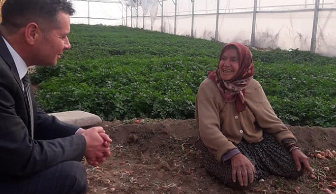 Tarım İl Müdürü Memiş, Gülşehir'in Yeşilli köyünde seraları inceledi