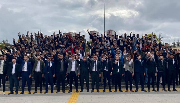 Nevşehir'de Üniversiteli Ülkücülerden Gövde Gösterisi!