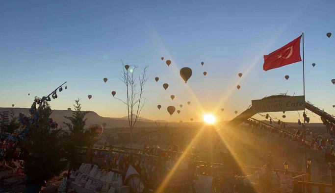 Kapadokya’da 11 ayda 360 bin kişi balonla uçtu