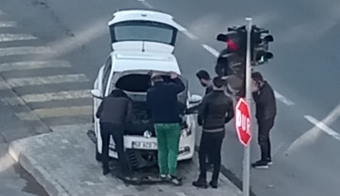 Nevşehir'de Kontrolden Çıkan Otomobil Refüje Çıktı