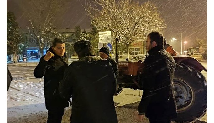 Gülşehir Belediyesi'nin 24 Saatlik Kar Mesaisi