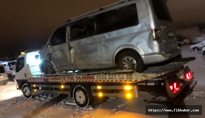 Nevşehir-Acıgöl arası buzlu yolda trafik kazası: 3 yaralı