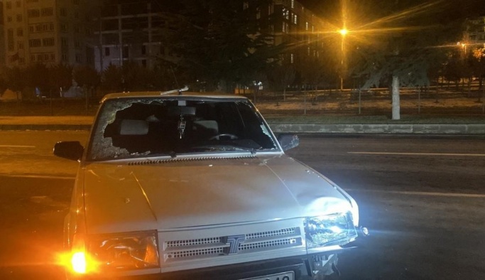 Nevşehir'de yol ortasında dehşet anları! Otomobilin önüne atladı
