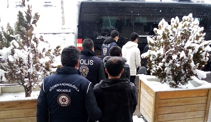 Nevşehir'de Afgan uyruklu 5 şahıs sınır dışı edildi