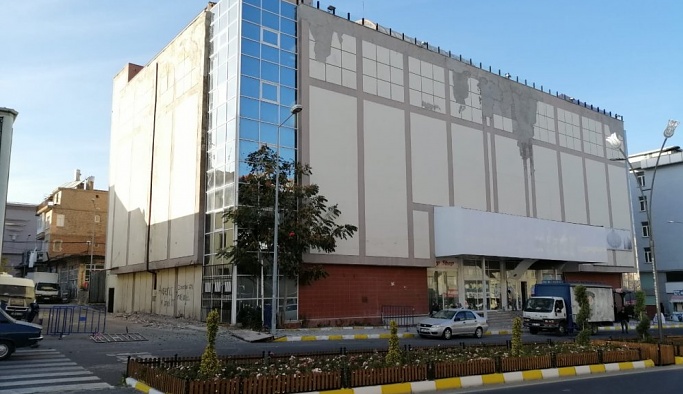 Nevşehir'de eski Yimpaş binası icradan satılığa çıkarıldı