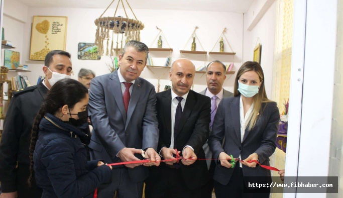 Gülşehir'de Atıl malzemelerle "Geri Dönüşüm Kütüphanesi" kuruldu