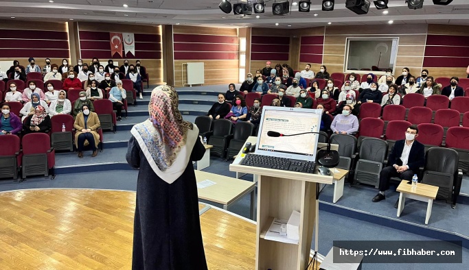 Nevşehir sağlık personeline aile içi şiddetin önlenmesinde dini referanslar eğitimi