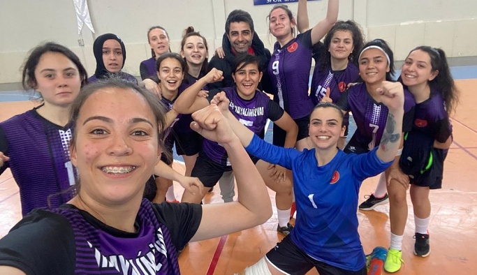 NEVÜ Kadın Futsal Takımı Süper Lig Play-Off Müsabakalarında