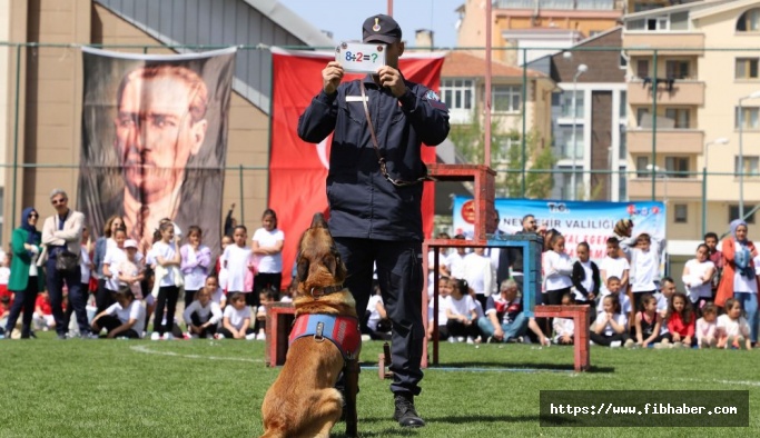 Nevşehir'de 23 Nisan kutlamalarına JAKEM’in köpekleri damga vurdu