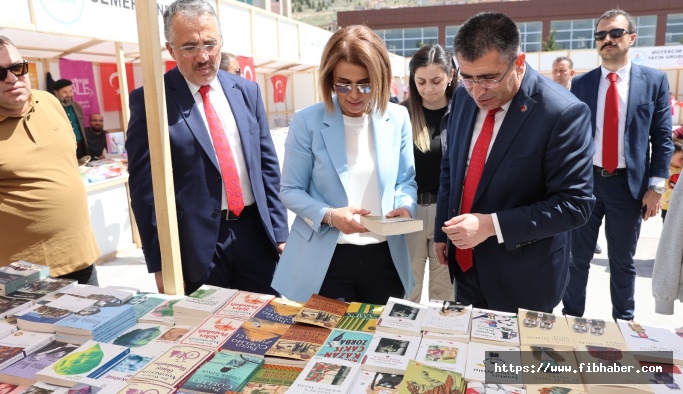 NEVÜ Rektörü Aktekin ‘Çocuk Şenliği ve Çocuk Kitapları Fuarı’nın Açılışına Katıldı