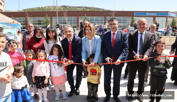 Nevşehir'in İlk Çocuk şenliği kitap fuarı açıldı