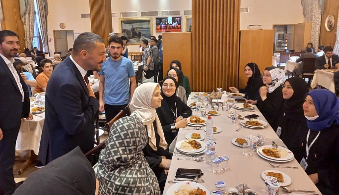 Açıkgöz, İHL Genç Önder Okul Başkanlarını Gazi Mecliste Ağırladı