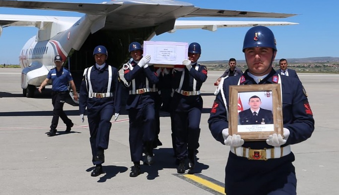 Aksaraylı Şehidimiz için Kapadokya Havalimanı'nda uğurlama töreni