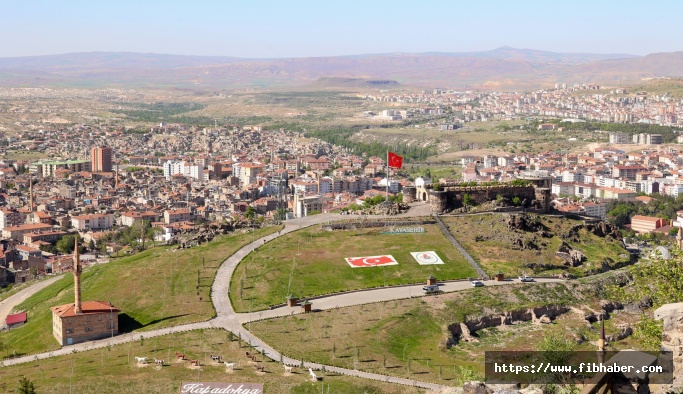 Nevşehir'de Ramazan Bayramı Dolayısıyla 11 Pare Top Atışı Yapıldı
