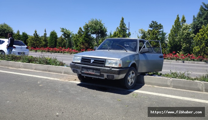 Nevşehir'de kontrolden çıkan otomobil refüjde askıda kaldı