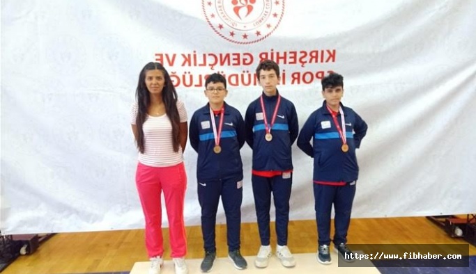 Nevşehir masa tenisi takımı Kırşehir'den başarıyla döndü