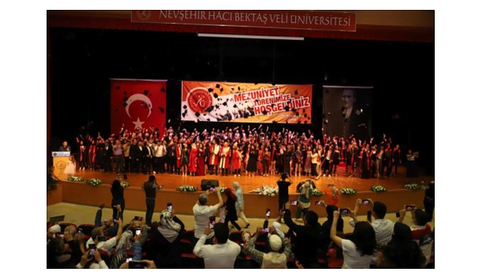 NEVÜ Gülşehir Sosyal Bilimler MYO’dan Mezuniyet Töreni