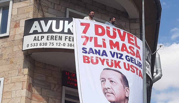 İYİ Parti Genel Başkanı Akşener'e Nevşehir'de pankartlı gönderme