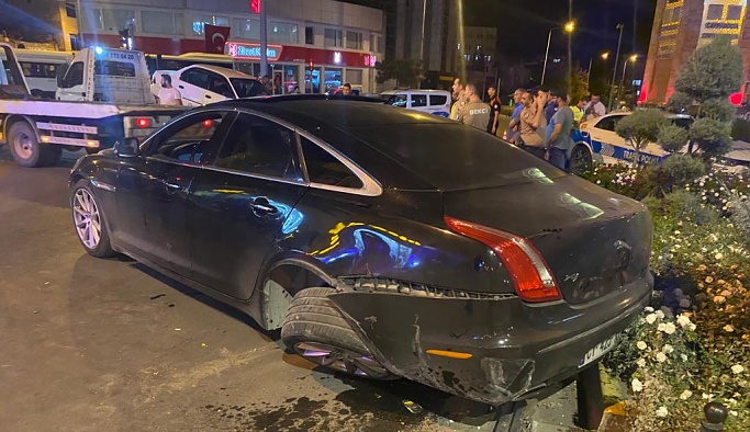 Nevşehir borsa kavşağında trafik kazası: 4 yaralı