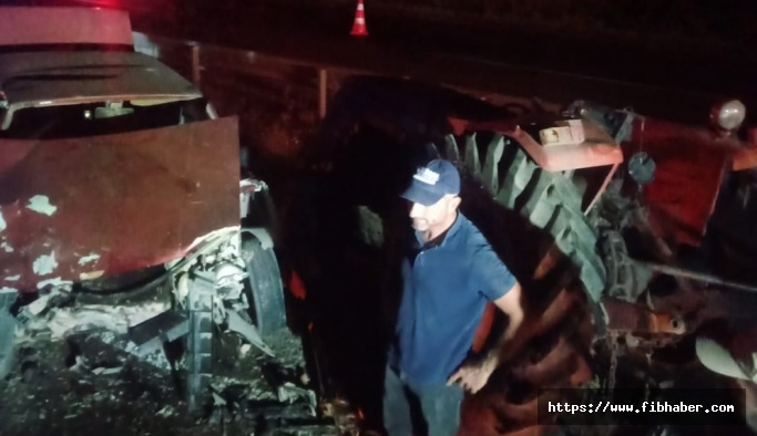 Nevşehir'de 2 otomobil ve traktörün karıştığı kazada 6 kişi yaralandı