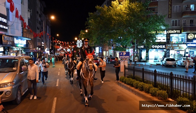 Nevşehir'de 30 Ağustos Zafer Bayramı'nda Fener Alayı Düzenlendi