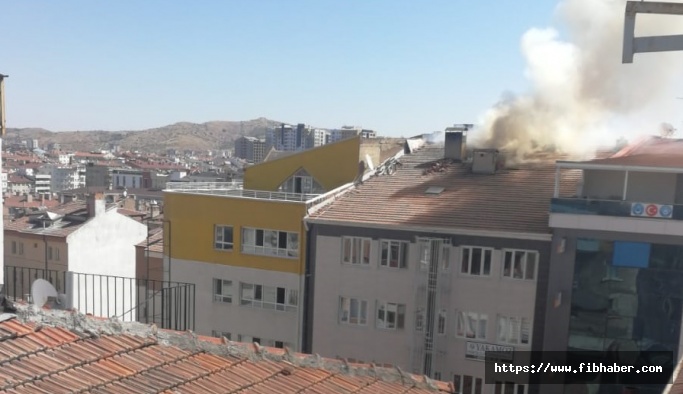 Nevşehir'de korkutan çatı yangını...