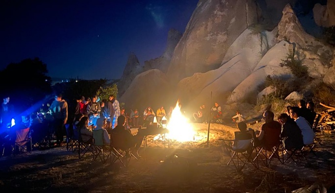 Bahçeşehir Koleji Lise Öğrencileri Çadır Kampı Etkinliğinde Buluştu