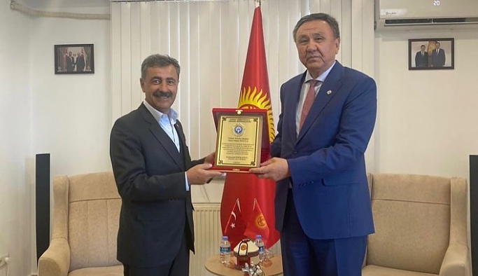 Uçhisar Belediye Başkanı Osman Süslü Büyükelçi'yi ziyaret etti