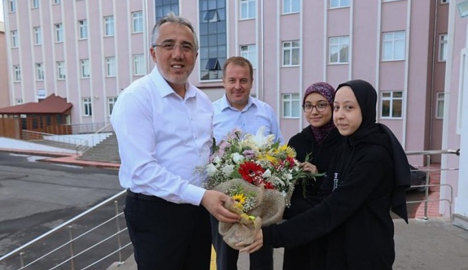Belediye Başkanı Savran, RTE Anadolu Lisesi’ni Ziyaret Etti