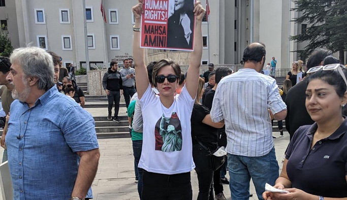İranlı Mahsa Amini'nin öldürülmesi Nevşehir'de protesto edildi