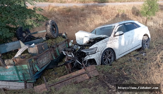 Nevşehir'de jeep ile üzüm yüklü traktör çarpıştı: 1 yaralı